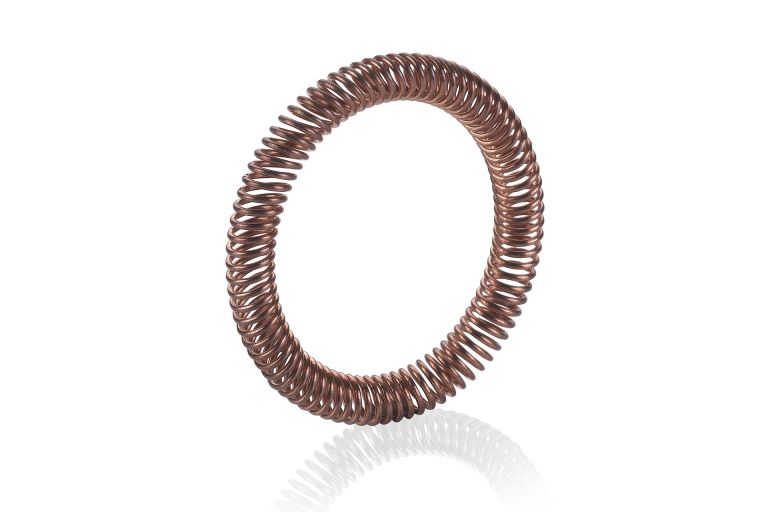 Abgeschrägte Spiralfeder mit Kupferkontakt
